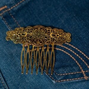 Elegant Gold Hair Comb